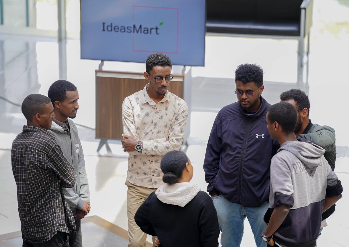 DanEnergyET's tweet photo. #IdeasMart at IdeaSquare @danenergyET Discussing Vision, Time and commitment to keep on conquering in the new year! https://t.co/EAWqxpAVS3