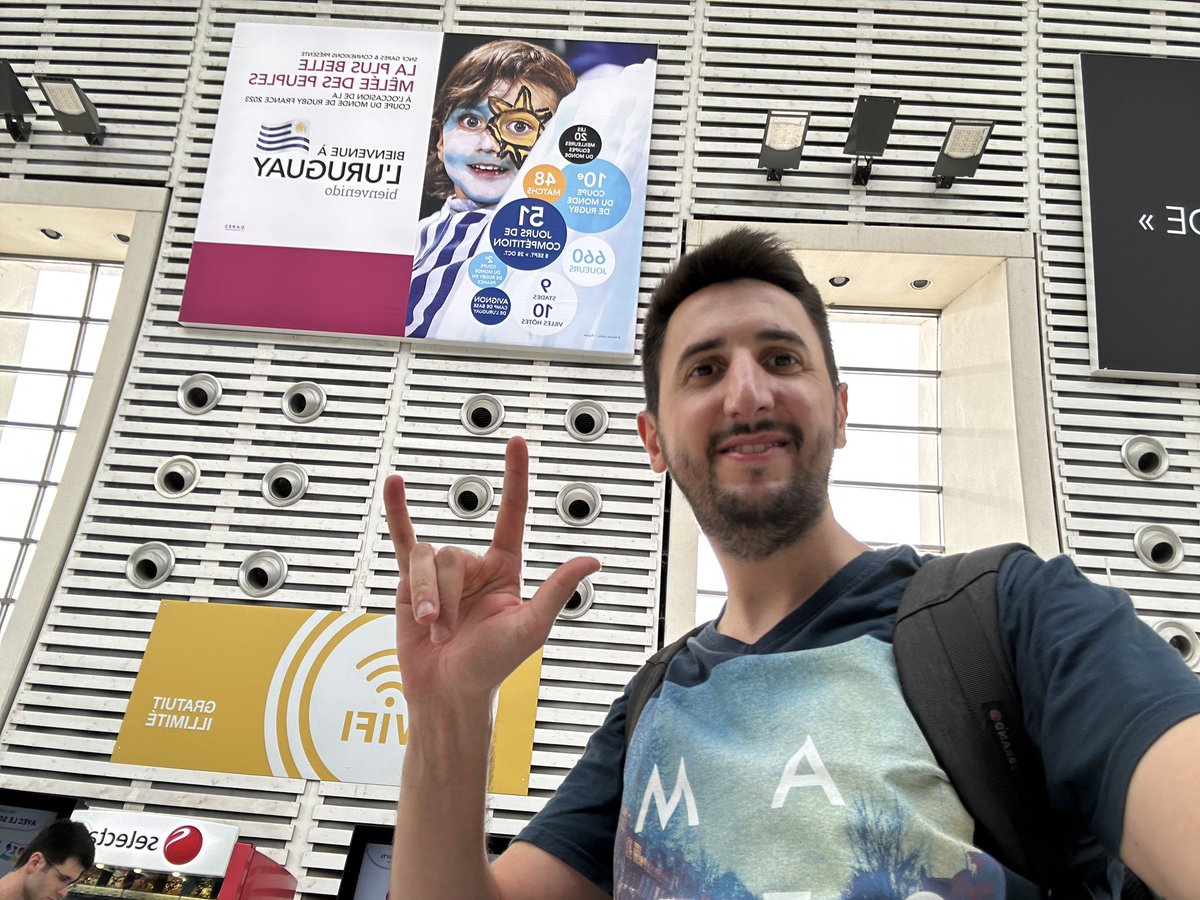 arrillagae's tweet photo. 📍 Avignon 👋🏼 

Así te recibe #Avignon en la estación TGV. Tiene una galería de gigantografías dándole la bienvenida a #Uruguay ya que esta es la ciudad base que eligieron Los @TerosXV en la #RWC2023 🏉🏆🇫🇷 https://t.co/1QHOOw0z1M
