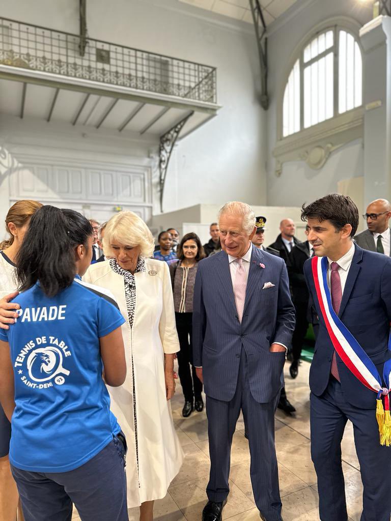 erb_gilles's tweet photo. 🏓 Évènement Royal 👸 

Prithika PAVADE, pépite de l’équipe de France 🏓🇫🇷 et récente 🥉 aux championnats d’Europe, échange quelques balles 🏓🇫🇷 avec la Reine d’Angleterre.

➡️ le PING une activité sportive royale 👸 

@ffttofficiel @HavasPlay_FR @wcie @MathieuHanotin https://t.co/PzBF8IHqxL