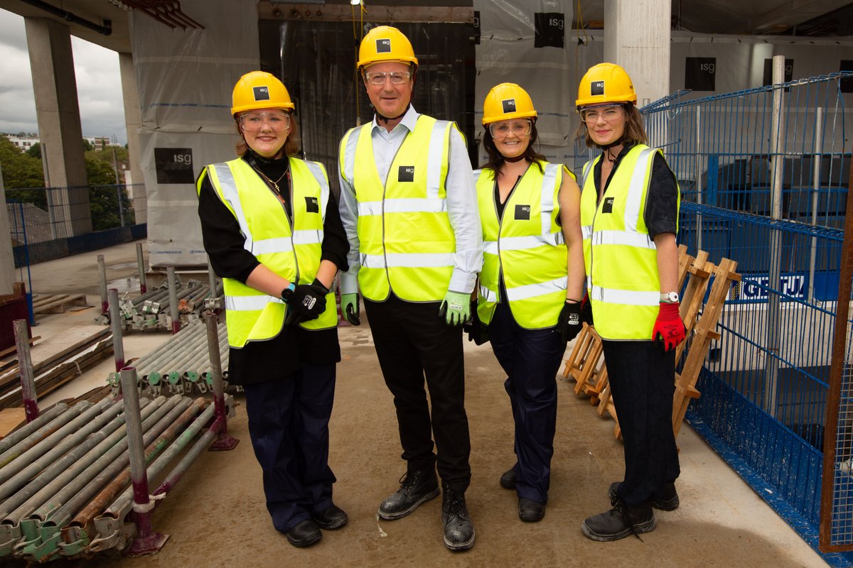This week, former PM and current President of @AlzResearchUK, @David_Cameron visited our world-class translational #neuroscience centre in construction at #256GraysInnRoad, as well as @ARUK_UCL_DDI drug discovery labs.

#WorldAlzheimersDay #UCLDementia

➡️ bit.ly/3LsjpqL