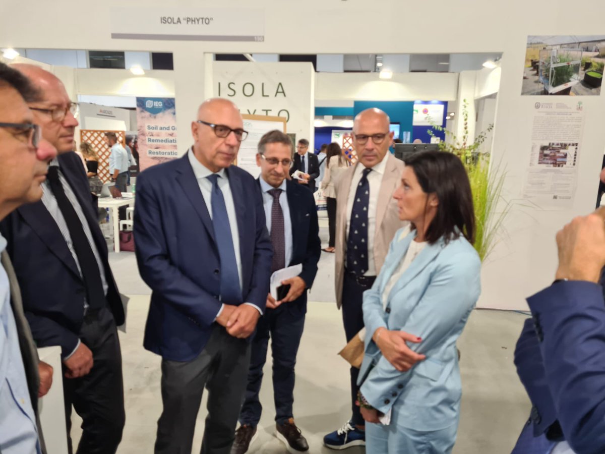 SNPAmbiente's tweet image. 2⃣ giorno #RemTech Expo a Ferrara. La visita della sottosegretaria @VanniaGava @MASE_IT allo stand #SNPA
🗓️Gli appuntamenti della settimana con #SNPA a Ferrara: bit.ly/3PIHVqm