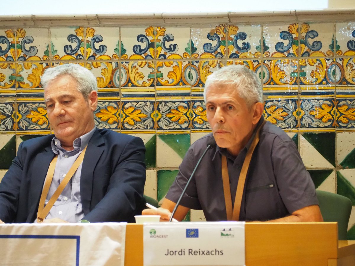 Jordi Reixachs (Ass propietaris forestals Miralles-Orpinell) i Juan Luis Abián posen elements damunt la taula per afavorir la implementació de les mesures de conservació de la biodiversitat.
<a href="/cfcatalunya/">Consorci Forestal</a>
<a href="/ctforestal/">CTFC</a>
<a href="/CREAF_ecologia/">CREAF</a>
<a href="/XCNatura/">XCN</a>
#CNPF #CPF
<a href="/accioclimatica/">Assemblea d'acció climàtica</a>
