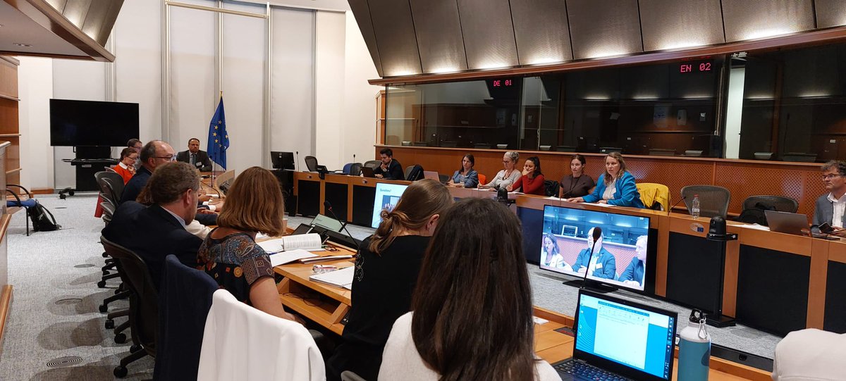 EuropecheOrg's tweet photo. 🎤Our panel, where experts discuss the imperative of establishing a minimum standard for sustainable fisheries training in the industry. Let's collaborate and set the course for a more sustainable and responsible fishing sector. 🐟🌍 #EUConference #SustainableFishingStandard https://t.co/vVsK1IKNxC