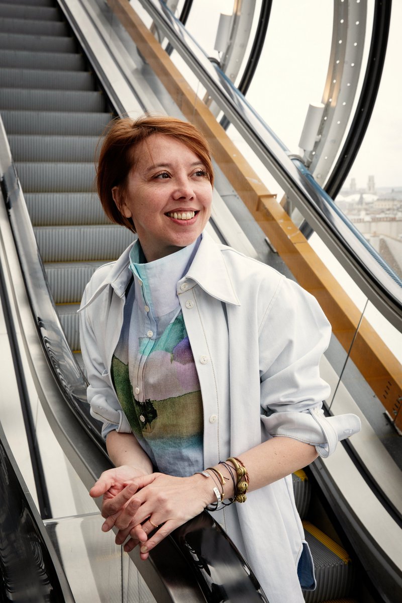 [Finalistes]
#PrixMarcelDuchamp 2023

► Bertille Bak
Née en 1983 à Arras
Vit et travaille à Paris
Représentée par <a href="/XippasGalleries/">Xippas</a> et <a href="/TheGalleryApart/">The Gallery Apart</a>

Bertille Bak est diplômée des <a href="/beauxartsparis/">Beaux-Arts de Paris</a> et <a href="/lefresnoy/">Le Fresnoy -Studio national des arts contemporains</a>.