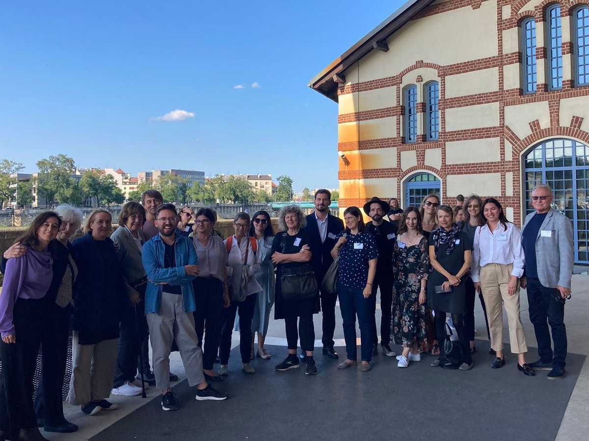 European Alliance of Academies (@_eaoa_) on Twitter photo Rights and Cultural Freedom in Times of Political Change ✊🏽
Our conference in <a href="/VillaDecius/">Willa Decjusza</a> (Krakow) is about to start! Along this days we will talk with artists and cultural workers whose work is affected by political and financial pressure.
🔗 allianceofacademies.eu/rights-and-fre… Rights and Cultural Freedom in Times of Political Change ✊🏽
Our conference in <a href="/VillaDecius/">Willa Decjusza</a> (Krakow) is about to start! Along this days we will talk with artists and cultural workers whose work is affected by political and financial pressure.
🔗 allianceofacademies.eu/rights-and-fre…