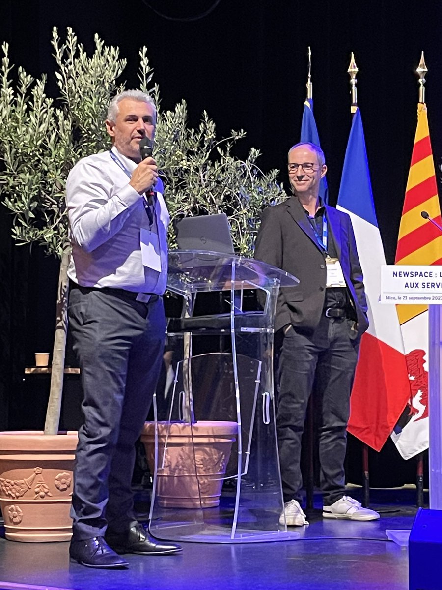 ConnectbyCNES's tweet photo. Les capacités satellitaires pour repérer les changements en font un outil performant pour la détection des déchets sauvages. 
Ceci a permis au @MaRegionSud de lancer un démonstrateur utilisant le spatial pour détecter des décharges illégales dans leur territoire. https://t.co/zWkkZN7ybl