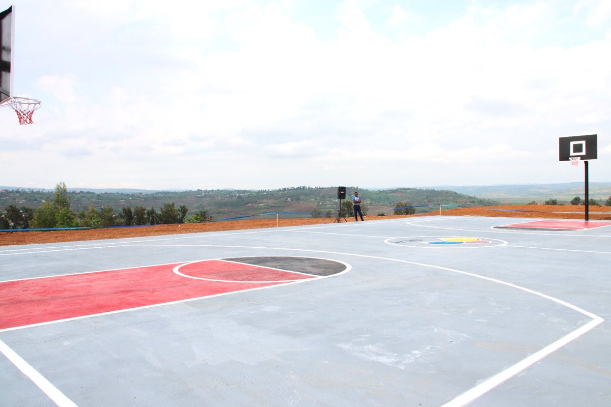 GSF_RC's tweet image. we're thrilled to announce the official opening of our new basketball court. Let's shoot for the stars and inspire the next generation of athletes! 
 #BasketballDreams #YouthEmpowerment