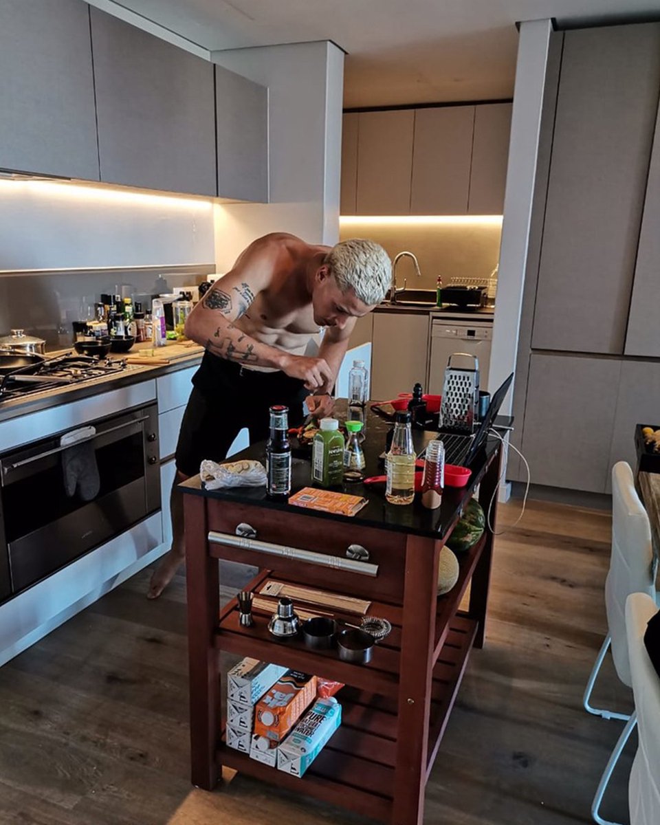 onepiecenetflix's tweet photo. Just let Taz Skylar cook!!!! 👨🏼‍🍳⏲ https://t.co/PwHxYLNI6Z