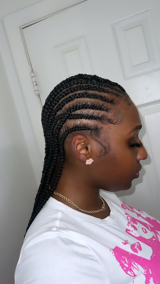 ThatBitch_MAC's tweet photo. HEYYYY YOU GUYS💕 I DO HAIR &amp; HAVE MY OWN HAIR GROWTH OIL LOCK IN WITH ME NOW😮‍💨🔥‼️✨✨✨✨

https://t.co/ngSz2E2Ckz
https://t.co/sBiIpAIo7G https://t.co/YJLEGlT0q9