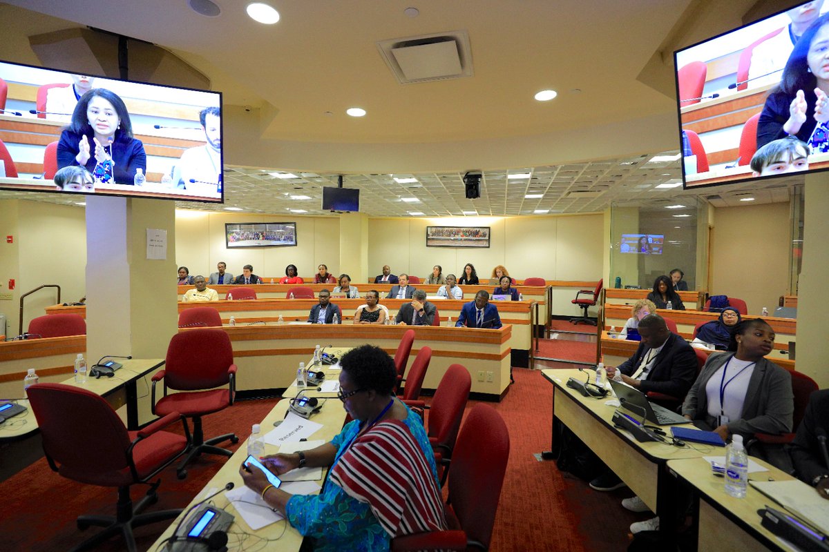 ECA_OFFICIAL's tweet image. Let’s all take action to make #AfCFTA thrive! Only 4 countries have ratified the Free Movement protocol. How do we take advantage of the numerous benefits offered by @AfCFTA if goods, services &amp;amp; people cannot move freely within the continent? #UnityForSuccess - #AntonioPedro