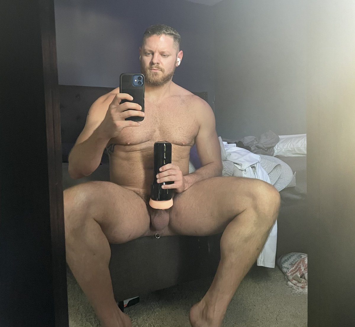 Andrew_C1989's tweet photo. Come sit https://t.co/eoynOL0bZy