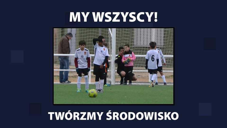 EkstraTrener's tweet photo. 🗣️ Komunikacja z zawodnikami na treningu oraz na meczach to bardzo obszerny temat. Bo komunikacja to nie tylko mówienie, ale także słuchanie, emocje, empatia, obserwacja, coaching oraz gesty. 

Aby stworzyć dobre środowisko do treningów i meczów trzeba zadbać o wszystkie... https://t.co/8kOON1zKfR