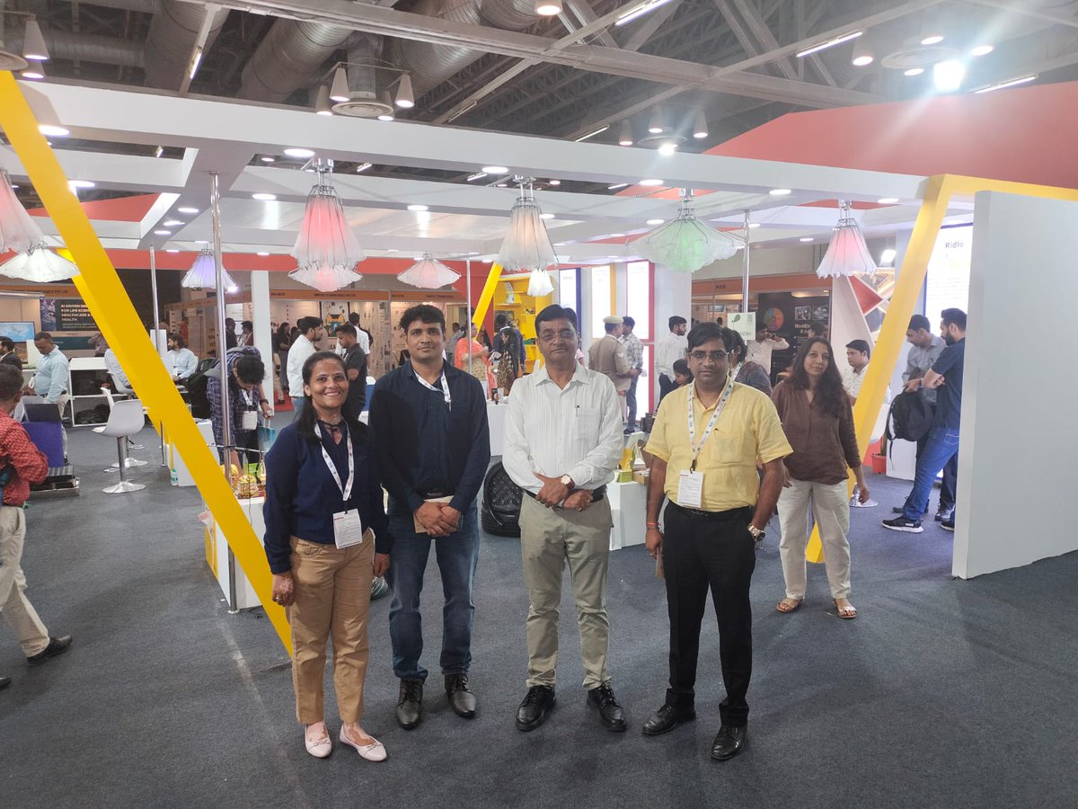 InnovationHubUP's tweet photo. @InnovationHubUP @AKTU_Lucknow at Uttar Pradesh International Trade Show showcasing 50 potential Startups of Uttar Pradesh
Day-1 Inaugural Ceremony of #UPITS2023

@74_alok @nehajainias @minmsme @UPStartuppolicy @UPGovt https://t.co/DUzN5D43WH
