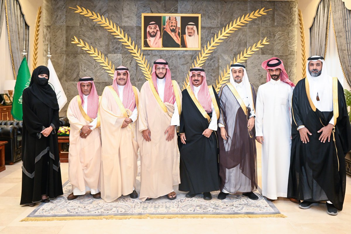 سمو محافظ #الطائف الأمير #سعود_بن_نهار 
يستقبل أسرة وأحفاد المضايفي.
..مثمنين -لسموه- رعايته الكريمة لندوة عثمان بن عبدالرحمن المضايفي العدواني احد رجالات الدولة الذين أسهموا في البناء والنماء