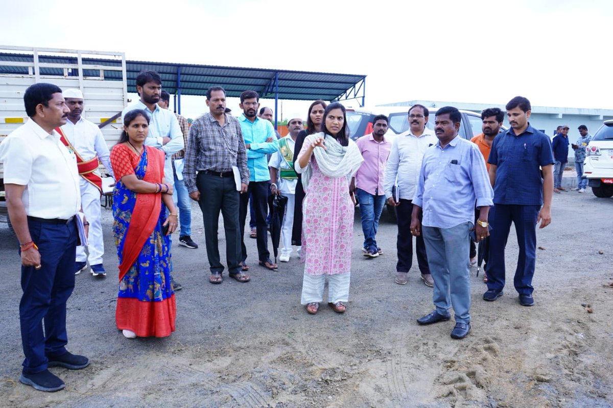 Collector_WGL's tweet photo. వర్ధన్నపేట మున్సిపాలిటీ పరిధిలో  నిర్మిస్తున్న మున్సిపాలిటీ ఆఫీస్, వైకుంఠధామం, IVNM, జంక్షన్, దోబీ ఘాట్ మరియు ఇతర అభివృద్ధి పనులను పరిశీలించి నిర్ణీత గడువులో గా నాణ్యత ప్రమాణాలకు అనుకూలంగా పనులు పూర్తి చేయాలని అధికారులను ఆదేశించడం జరిగినది.
@TelanganaCMO
@TelanganaCS
@KTRBRS https://t.co/1X3dSvRKgL