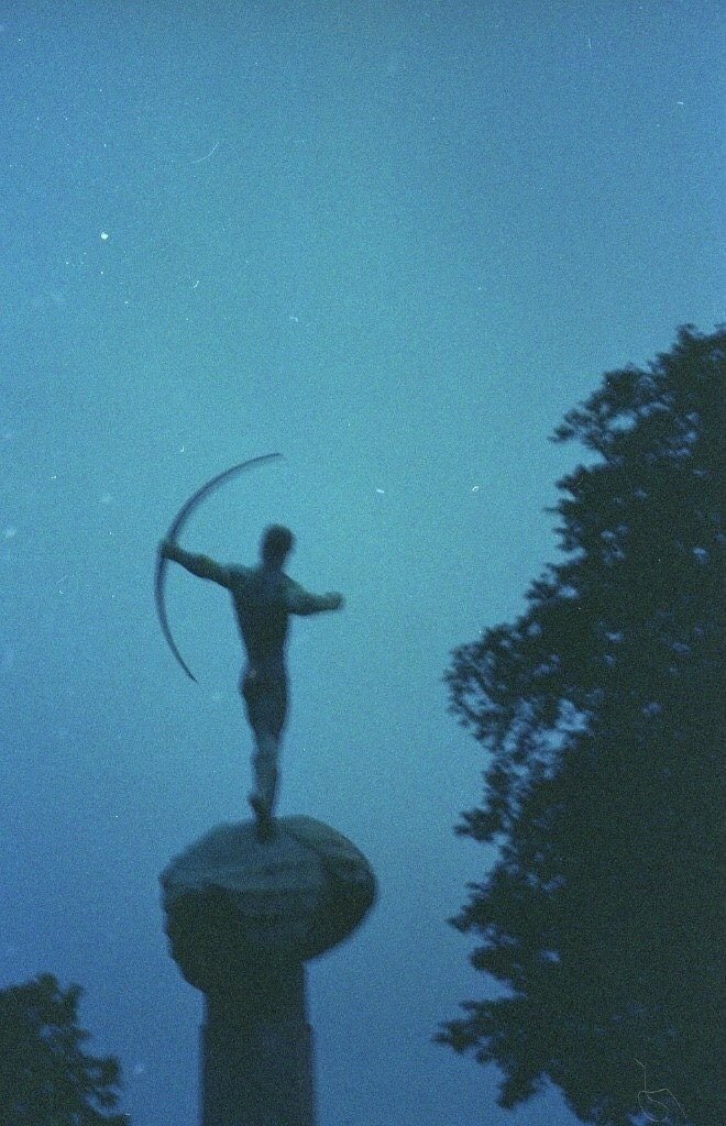 1Line1Box's tweet image. Trading can create anxiety because progress is no longer defined by time/hours. Results stop being a matter of how hard you work, but how good your decision making skills are during uncertainty

With a 9-5, you&apos;re constantly doing something whether it is creating spreadsheet or…