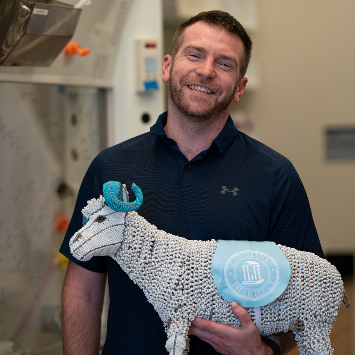 Hey, everyone! Pharmeses here. Today is World Alzheimer's Day. Across <a href="/UNC/">UNC-Chapel Hill</a>, researchers are working to combat this horrible disease. At <a href="/UNCPharmacy/">UNC Pharmacy</a> is Dr. Owen Fenton. <a href="/TheFentonLab/">Owen S. Fenton</a>  works to create genetic medicines to fight the inflammation associated with Alzheimer's.