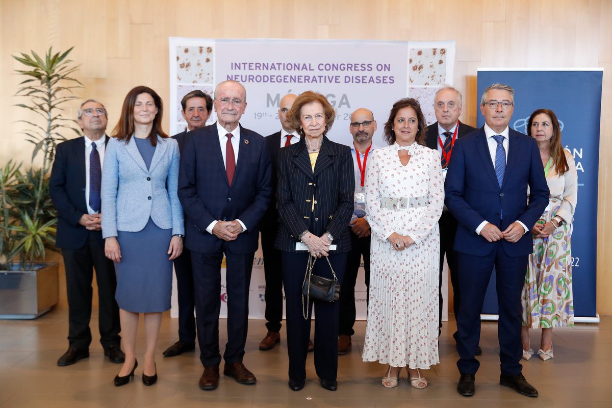 CasaReal's tweet photo. La Reina Sofía ha inaugurado esta mañana en Málaga el Congreso Internacional de Enfermedades Neurodegenerativas, coincidiendo con el #DíaMundialDelAlzheimer

#CiiiEN2023

https://t.co/iGlMPrblAu https://t.co/bHUxK9FQZ7