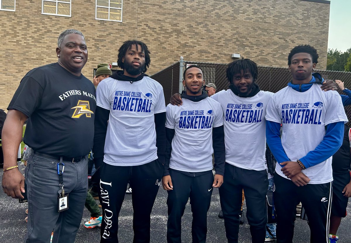 Proud of our guys for helping out at the Lyndhurst/South Euclid Fathers Walk this morning! #BiggerThanBasketball #FlyAbove
