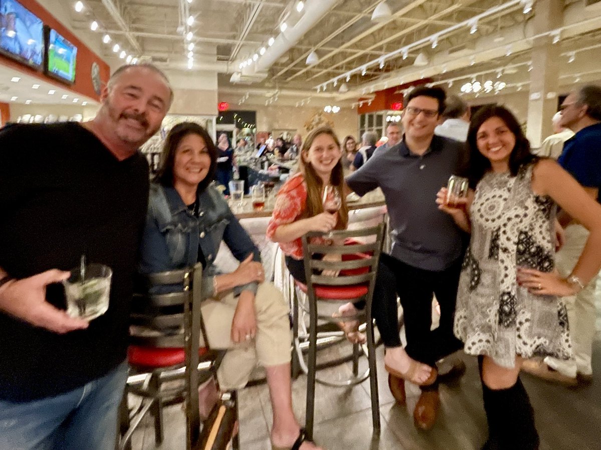BobSimone's tweet photo. I Love MeetUPs & networking with amazing people to help our clients succeed. Last night was a lot of fun. #BetterLivingForABetterLife #BetterLivingRE #BusinessSolutions #LSNPros #Relationships #HelpingPeople https://t.co/yDUBLYd1EO https://t.co/pTJzMfe4F7