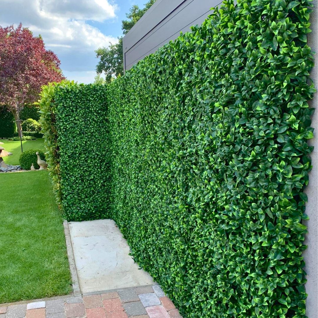 LMGreenFrance's tweet photo. Créez une ambiance naturelle et apaisante avec nos feuillages artificiels, parfaits pour les personnes qui n'ont pas la main verte 😅🌿

Le modèle Laurier Cerise est sublime n'est-ce pas ? 😍

🔗https://t.co/Gt3UsVsOx9 https://t.co/3Z3gvhP9TO