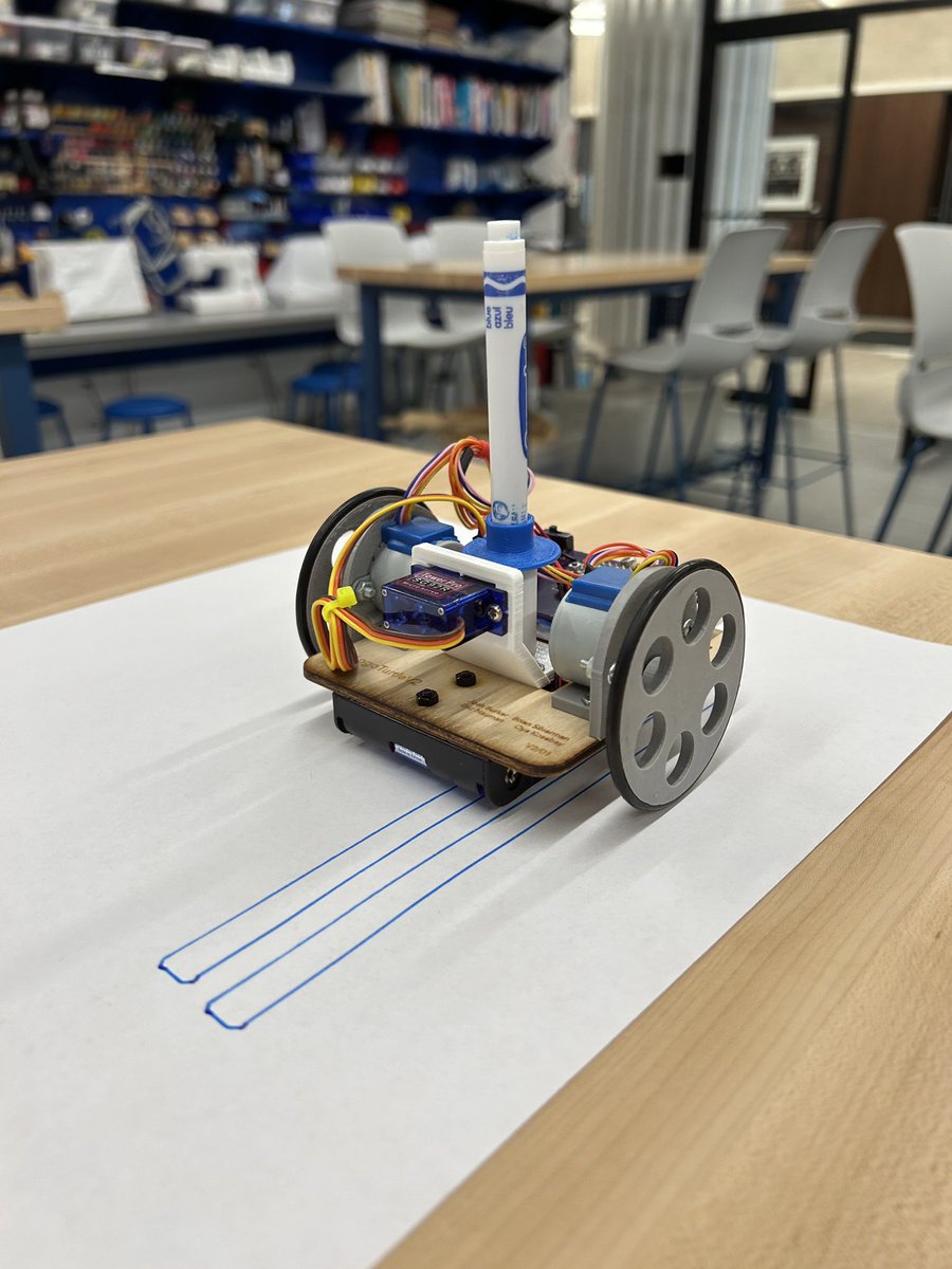 joshburker's tweet photo. Class VII Creative Technology students @MarymountNY are #programming LogoTurtle #robots to draw designs they create using just straight lines. #art #math https://t.co/Lw9oopUgzn