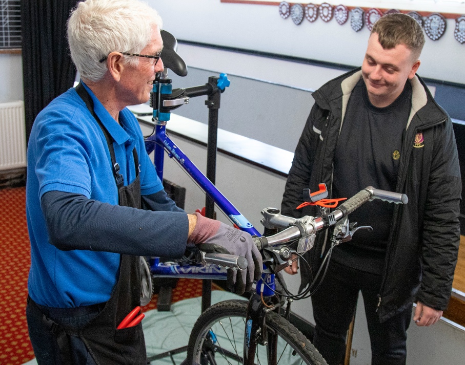 We're offering a free Dr Bike service for the public tomorrow, 22 September 2pm-6pm at Sparks, 74-76 Broadmead, #Bristol BS1 3JA,

Come and get your bike looked at by a professional mechanic, minor repairs and parts included where possible. 
#CycleSeptember