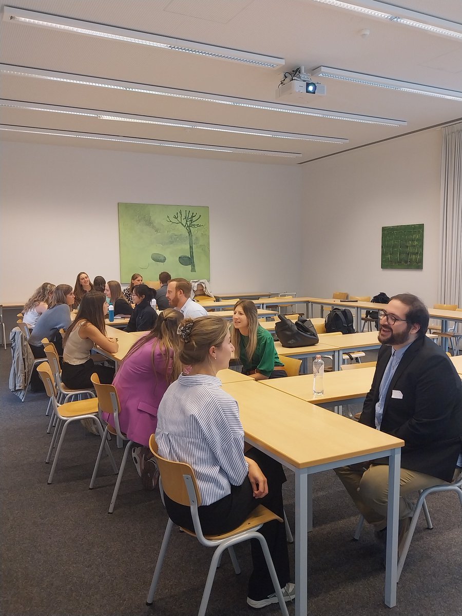 To wrap up the day of the media psychology, we are doing a speefdfriendshipping to get to know everyone. Ready, set, go!