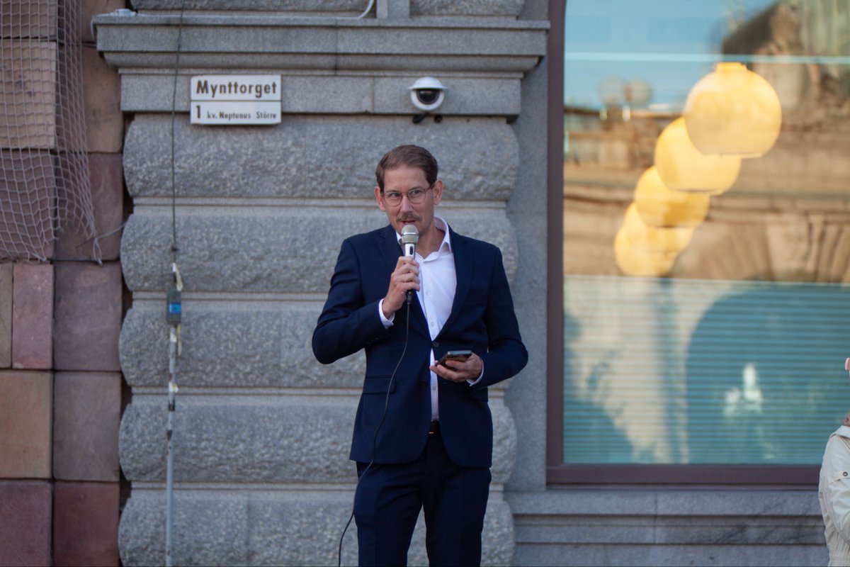 Dagen idag inleddes med tal mot #chatcontrol. 

Vi har aldrig haft, bör aldrig införa och ska aldrig ha massövervakning av medborgarna. Aldrig!

Det borde regeringen förstå!
