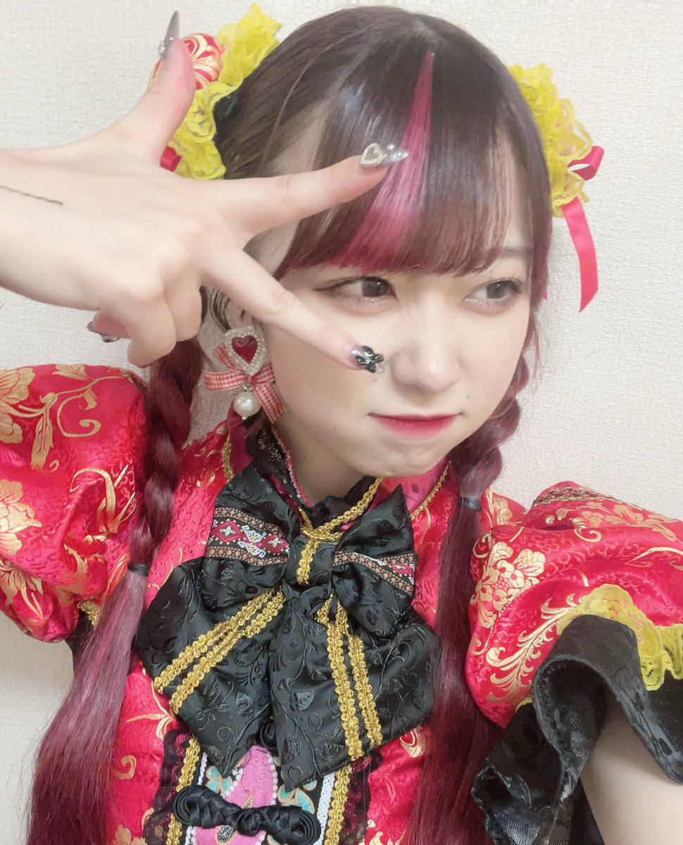 福丸うさ うさがきのうプレゼントしたピアスさっそくつけててかわいいのなんのって📛