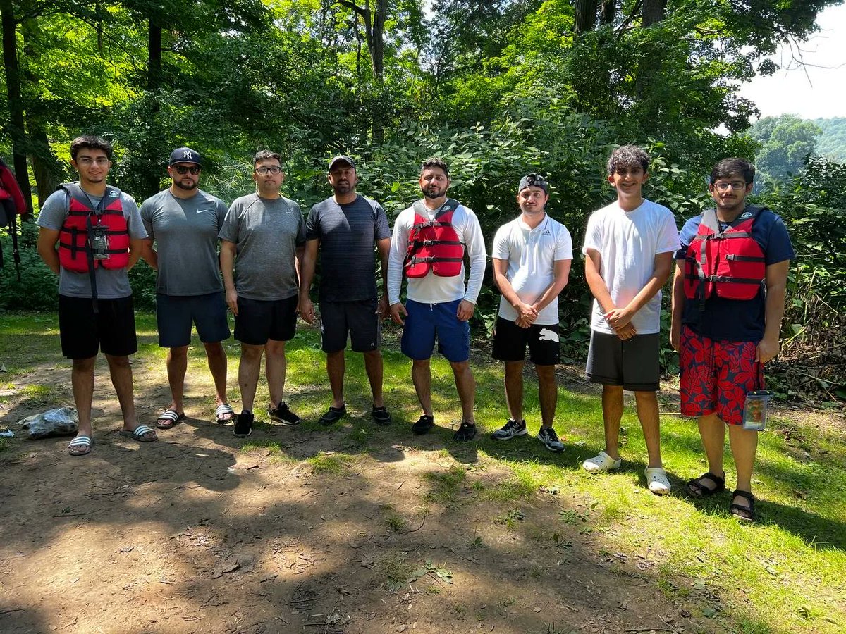 MuslimYouthUSA's tweet photo. How do you build brotherhood? How about a group outing and rafting trip. Our #MuslimYouth of @MKA_NorthJersey did just that
#PrayAndPlay #MKAFit https://t.co/ugp4dXbyEN