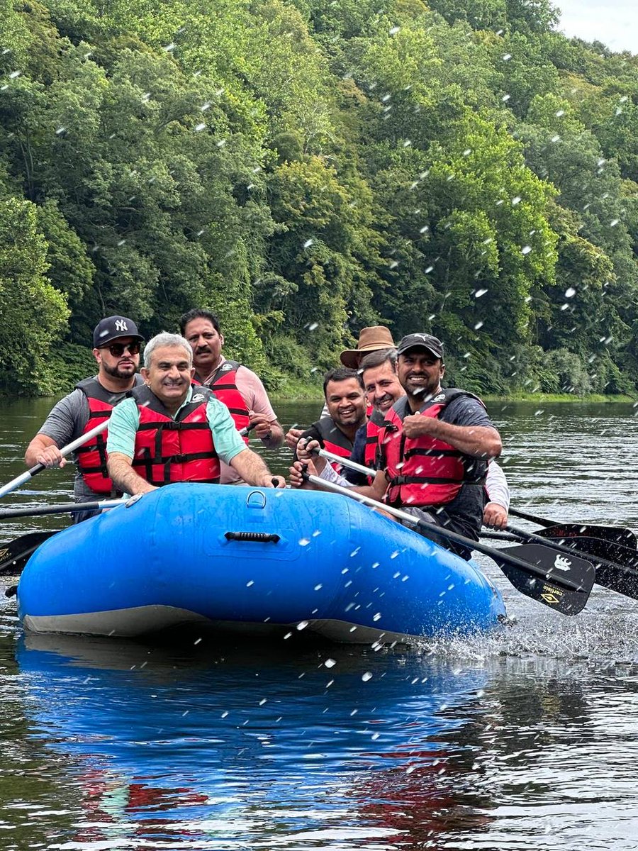 MuslimYouthUSA's tweet photo. How do you build brotherhood? How about a group outing and rafting trip. Our #MuslimYouth of @MKA_NorthJersey did just that
#PrayAndPlay #MKAFit https://t.co/ugp4dXbyEN