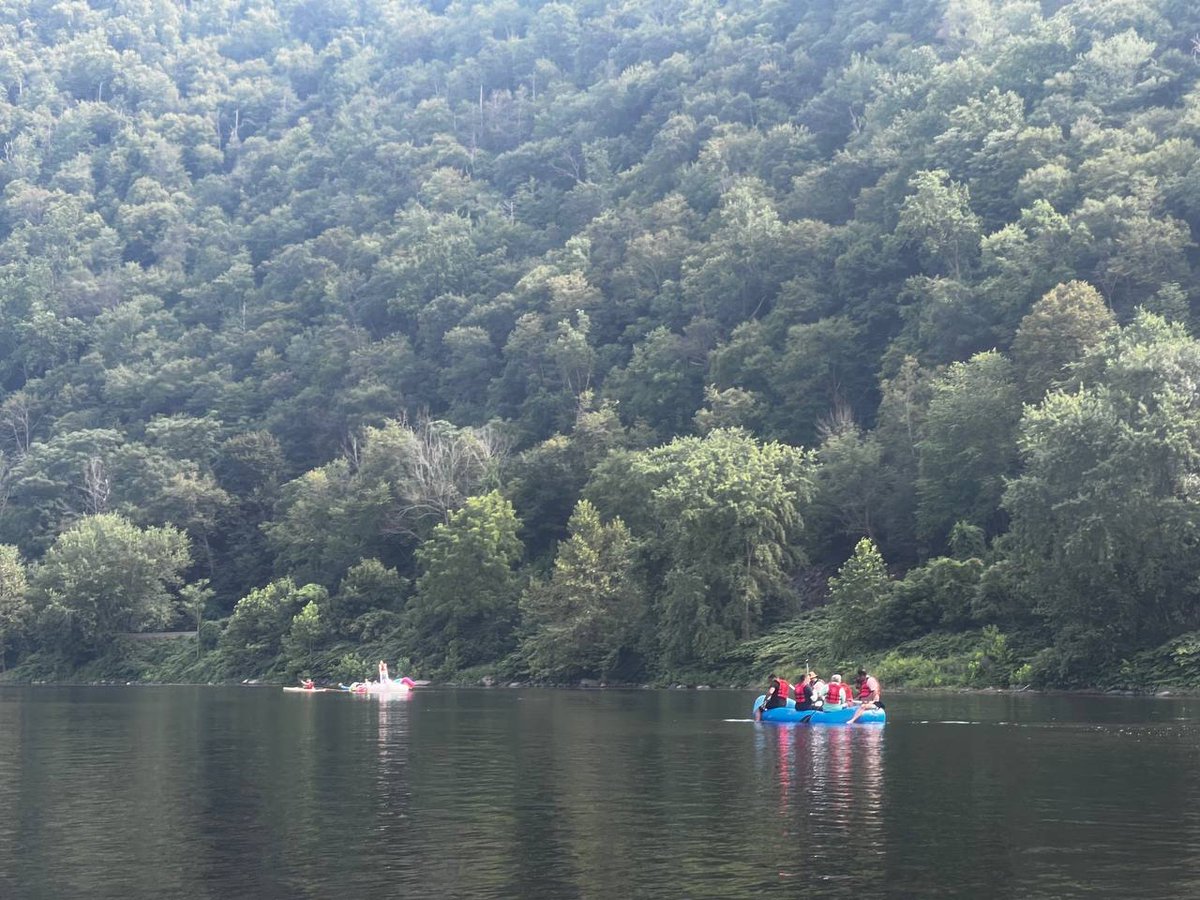 MuslimYouthUSA's tweet photo. How do you build brotherhood? How about a group outing and rafting trip. Our #MuslimYouth of @MKA_NorthJersey did just that
#PrayAndPlay #MKAFit https://t.co/ugp4dXbyEN
