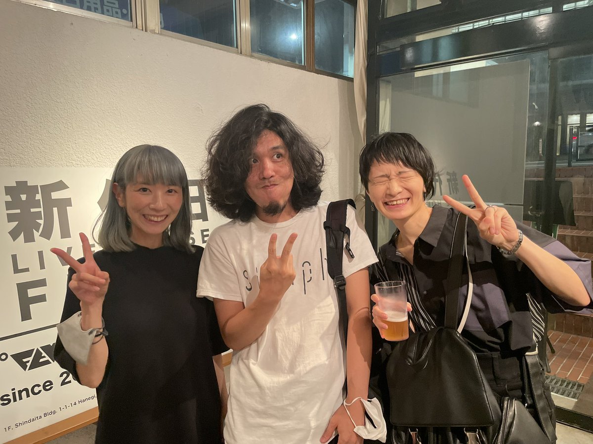 kamanoai's tweet photo. 今日はリハの後、aquarifa×siraphにお邪魔しました。エントランスでばったりのお二人！撮影は國光くん😂

他にもとても久しぶりな皆様にお会い出来た日でした。

細かいところだけど、てるちゃんのコーラスがめちゃくちゃ良かった。 https://t.co/X74RRx5cHi