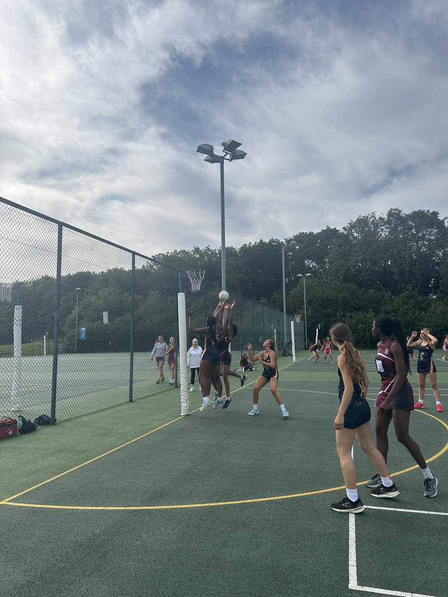 ElthamNetball's tweet photo. 🏐 U19 Kent Schools 🏐

Tough day at the office for our 1st VII today. Drawing some strong competitors in our pool, we put out some impressive performances but not quite enough to get us over the line.

For just 3.5 weeks of training together, not bad at all. Watch this space 💙 https://t.co/Zv6SrJikDM