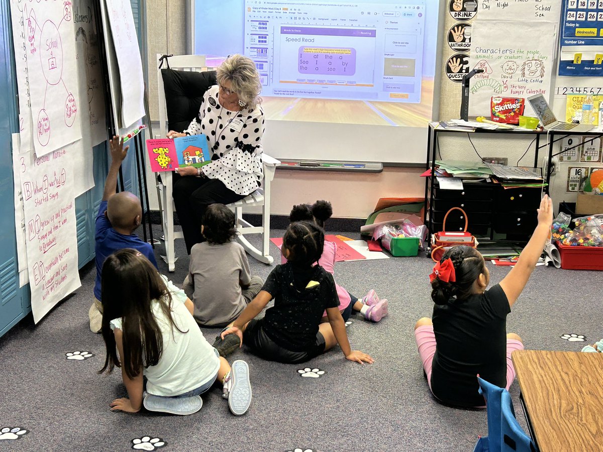 A huge thank you to Lewisville Noon Rotary for coming to read to our <a href="/Central_ES/">Central Elementary</a> students and donate books for World Peace Day! #OneLISD <a href="/LVRotary/">Lewisville Rotary</a>