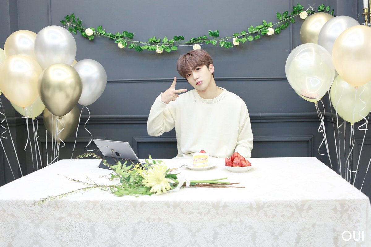 WEi_ddyysj's tweet photo. I am the same age as Yohanie for the next 2 months!
#일년중_제일좋은날_김요한생일 
Happy birthday KIM YOHAN!
#AllRounderDay_KimYohan https://t.co/s0r3Fg4fFH