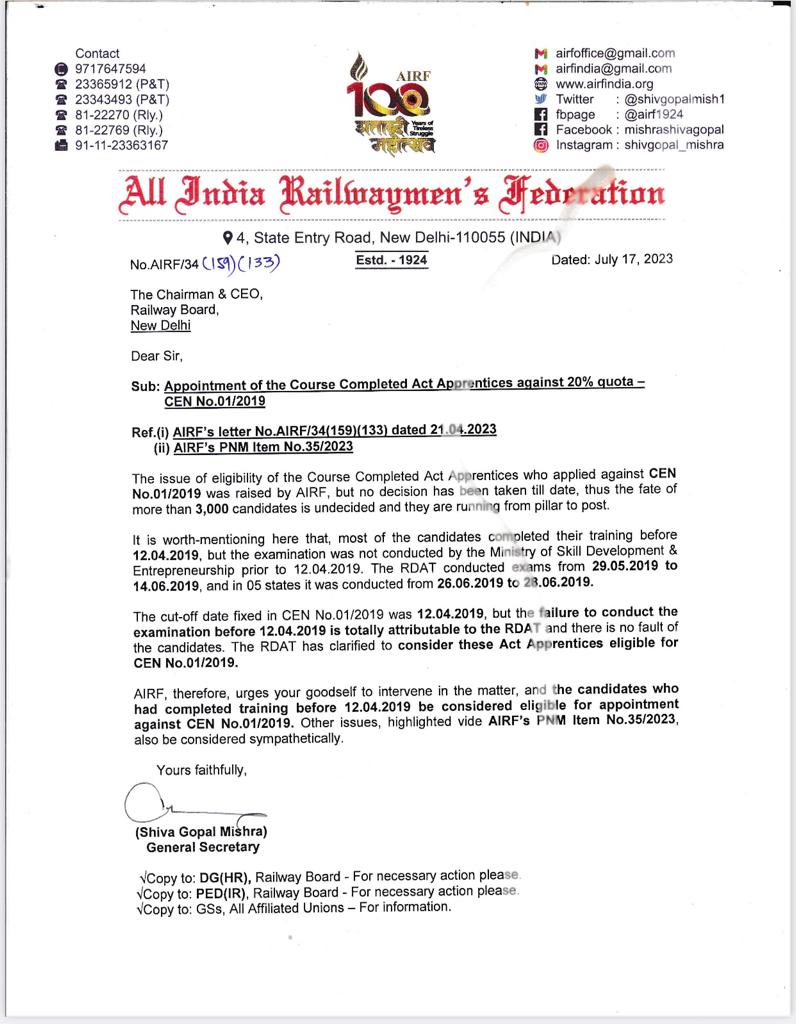 ChanduTurk61396's tweet photo. @JM_Scindia @narendramodi @BJYM @Tejasvi_Surya Ko apprenticeship ki exam 12-04-2019 se pahle na huaa hai kahkar bahar nikal diya sir ji AIRF ledar Shiv gopal Mishra ji dara purav me yaha leter diya gya tha lekin railway sansthan samayojan nahin kar Raha hai hum sabhi ka help kijiye sir plz letter sadar presit hai... https://t.co/Ym1qanfl5M