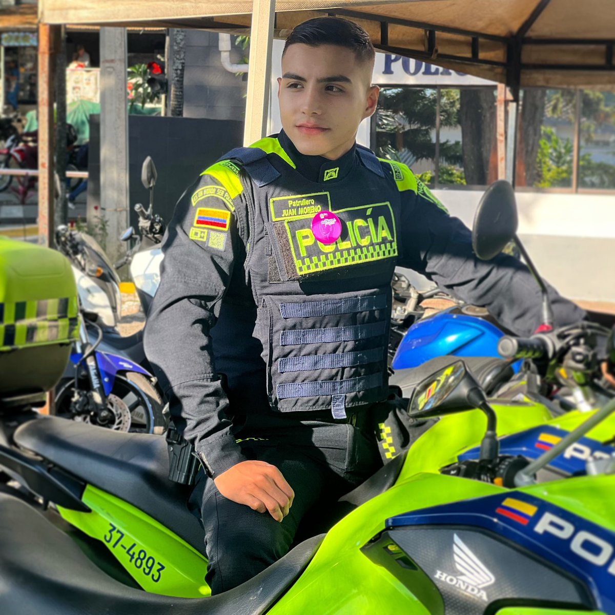 judagomezzz's tweet photo. Hoy tendrás un día muy productivo 🫡💪🏼🚨🚨🙏 #Police #PoliciaNacional #colombia https://t.co/T3qMO7Sthg