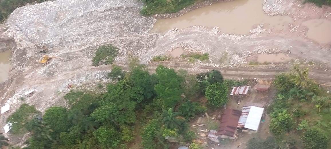 <a href="/FFAAECUADOR/">Fuerzas Armadas del Ecuador</a>, <a href="/PoliciaEcuador/">Policía Ecuador</a>, en coordinación con @ARC_EnergiaEc, realizan operaciones simultáneas en contra de la minería ilegal en el sector de Punino Alto y Talag provincias de #Orellana y #Napo respectivamente, empleando aproximadamente 1000 efectivos.
Noticia en desarrollo.