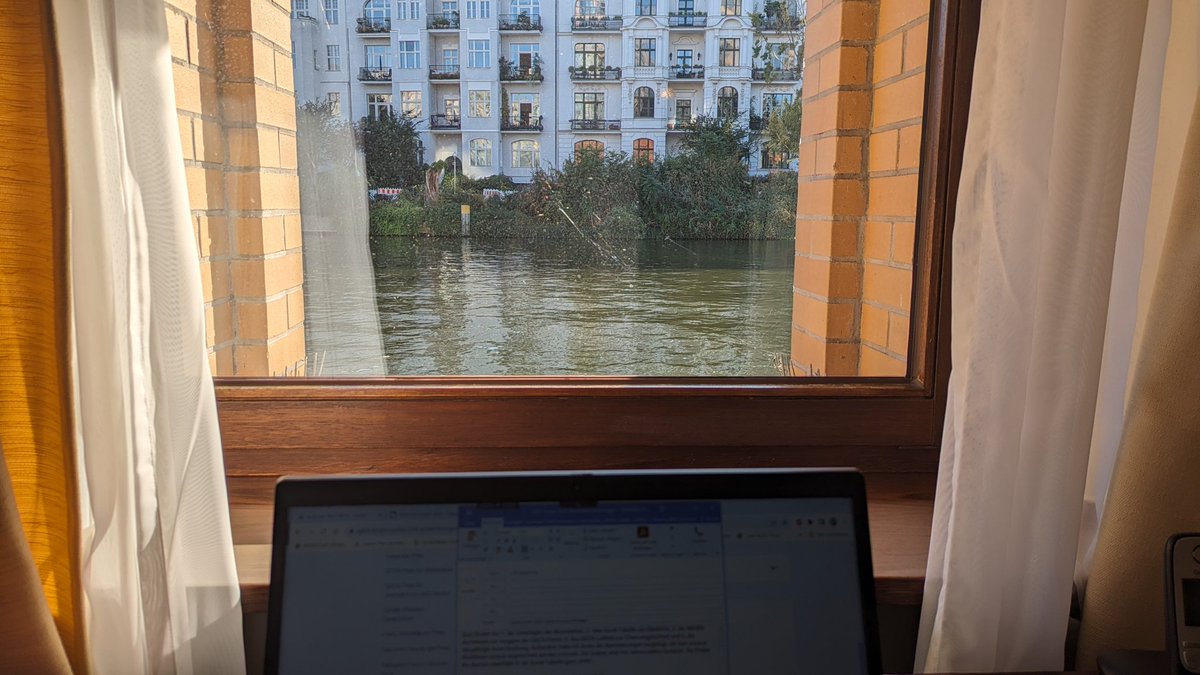 JasminMHerr's tweet photo. Nominierungsunterlagen der #gdchpreise 2024 versenden #withaview. Von unterwegs auf Dienstreise in Berlin noch die Kommissionen versorgen. 😁 #proudmaker https://t.co/jpHs3vtTST