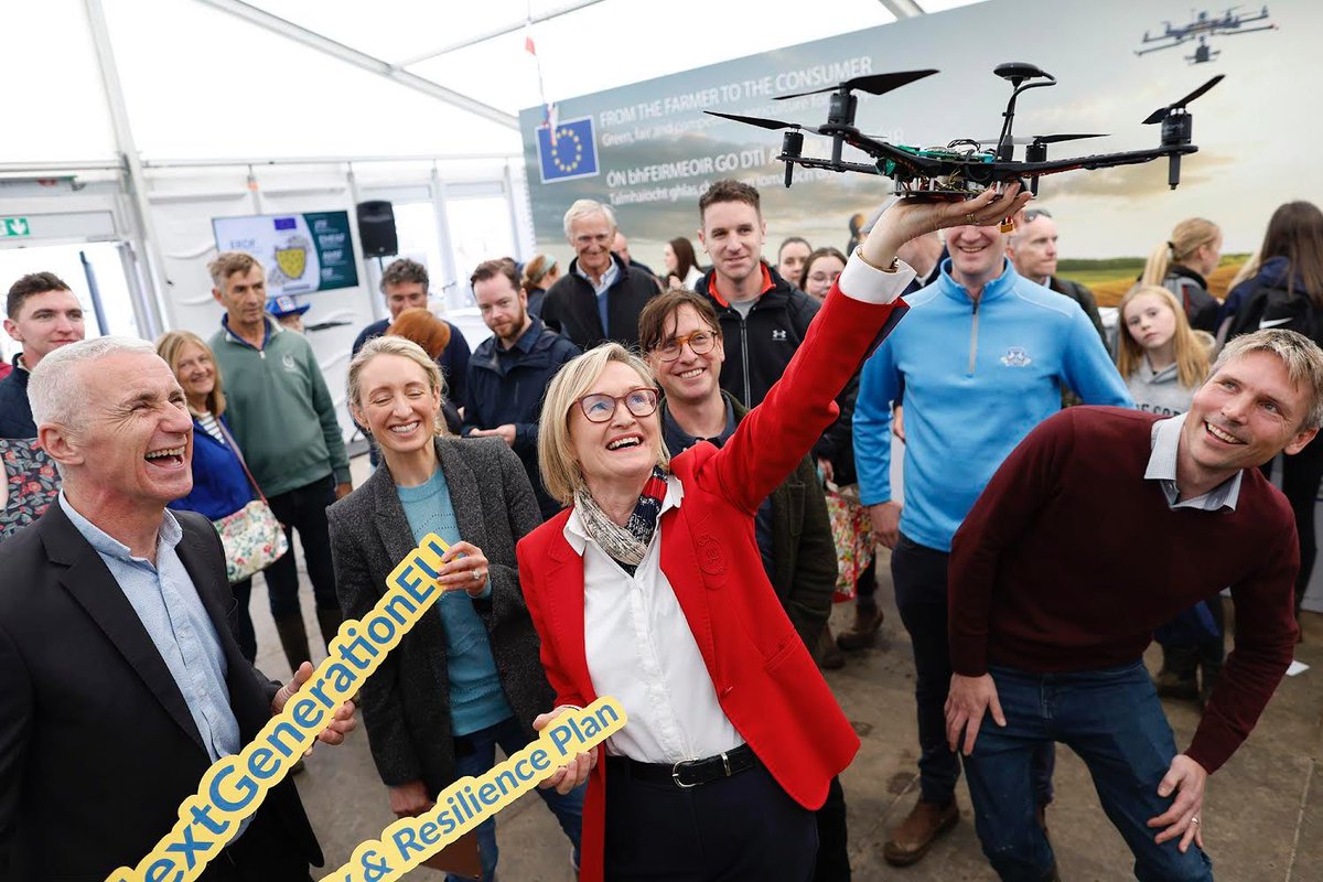 EU Commission in Ireland (@eurireland) on Twitter photo Delighted to host presentation of the impressive @ai2peat project with Commissioner <a href="/McGuinnessEU/">Mairead McGuinness</a> & <a href="/IRLDeptPER/">Department of Public Expenditure</a> in the EU stand at #Ploughing2023.
Great to see such good work on sustainability receiving EU 🇪🇺 funding through the innovative @scienceirel National Challenge Fund. Delighted to host presentation of the impressive @ai2peat project with Commissioner <a href="/McGuinnessEU/">Mairead McGuinness</a> & <a href="/IRLDeptPER/">Department of Public Expenditure</a> in the EU stand at #Ploughing2023.
Great to see such good work on sustainability receiving EU 🇪🇺 funding through the innovative @scienceirel National Challenge Fund.