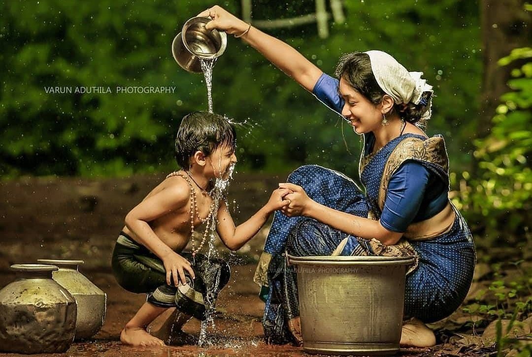 manu________0's tweet photo. අම්මගෙ ආදරෙ දැනෙන්න නම්,
            අම්මගෙන් දුරස් වෙන්නම ඕන..!

                                                            :🙇‍♂️🥀" https://t.co/lQg764zcEe