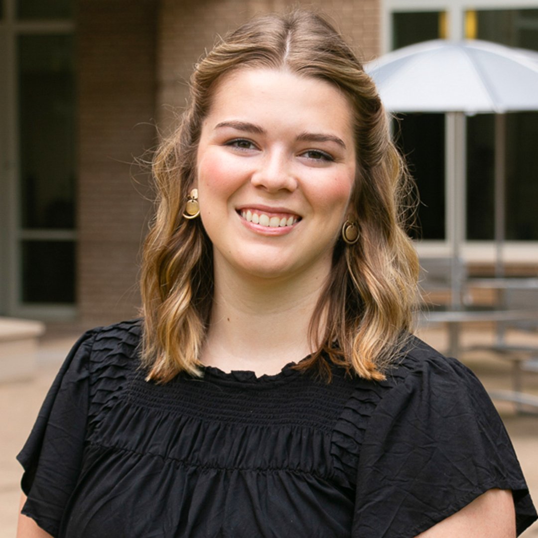 <a href="/UofSC_COMD/">USC Communication Sciences and Disorders</a> students Sandra Irvin (left) and <a href="/LaurenRiggleman/">lauren</a> are 2 of only 13 recipients of the 2023 Students Preparing for Academic-Research Careers Award from <a href="/ASHAWeb/">ASHA</a> 👏🏽👏🏻👏🏾👏👏🏿👏🏽 ow.ly/oVKM50POlrN

#ArnoldSchoolProud