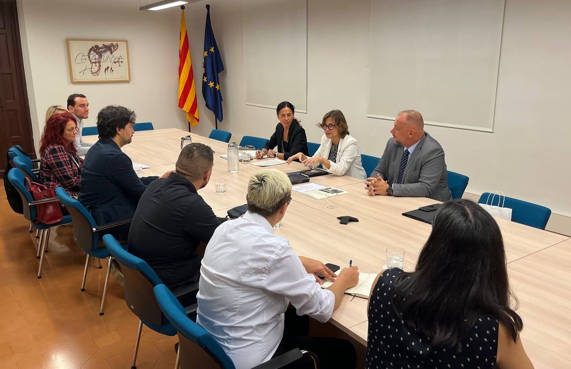 Unió Europea i Acció Exterior (@exteriorscat) on Twitter photo ☮️ La consellera <a href="/MeritxellSerret/">Meritxell Serret Aleu</a>, la directora <a href="/yoya_alcoceba/">yoya alcoceba 🎗</a> i el delegat <a href="/EricHauck/">Eric Hauck</a> es reuneixen amb les associacions bosnianes guanyadores del #PremiICIP2023 <a href="/ICIPeace/">ICIP</a>
🏆 ‘Dones víctimes de la guerra’ i ‘Infants oblidats de la guerra’ reben avui el guardó al <a href="/parlamentcat/">Parlament de Catalunya</a> ☮️ La consellera <a href="/MeritxellSerret/">Meritxell Serret Aleu</a>, la directora <a href="/yoya_alcoceba/">yoya alcoceba 🎗</a> i el delegat <a href="/EricHauck/">Eric Hauck</a> es reuneixen amb les associacions bosnianes guanyadores del #PremiICIP2023 <a href="/ICIPeace/">ICIP</a>
🏆 ‘Dones víctimes de la guerra’ i ‘Infants oblidats de la guerra’ reben avui el guardó al <a href="/parlamentcat/">Parlament de Catalunya</a>