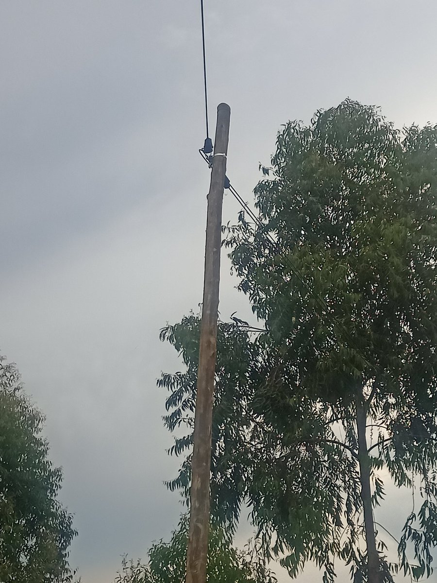 dkensomanga's tweet photo. @SafaricomPLC with all this infrastructure you need to be dishing out hundreds of mbps to 1Gbps... Acheni hii mchezo ya 5mbps... Its the year of our Lord 2023!! https://t.co/oiWZCrwJFk