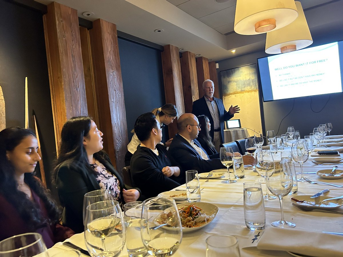 Our fellows enjoying an inspiring lecture over dinner last night w/ Scripps’ own Dr. Richard Schatz on the story of how he & Dr. Palmaz together invented the stent & completely transformed our field 🫀💡 #CardioTwitter #cardiology #interventionalcardiology @TWang29 @MernaAbdou28