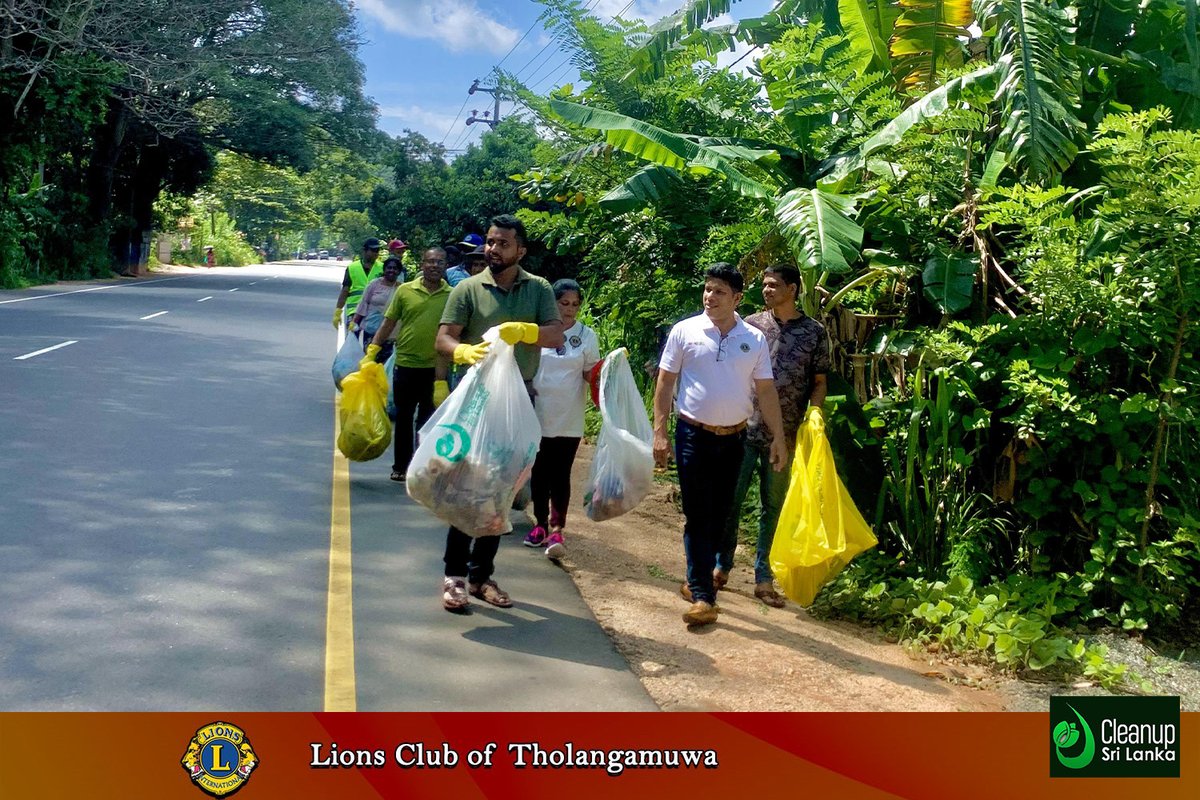 In conjunction with the island-wide Cleanup Sri Lanka program conducted by the Sinha Samaj District 306B2, Tholangamuwa Sinha Samaj removed the undisposable garbage on both sides of the Colombo-Nuvara road. Zone chairmen Dr. Kamal Nelundeniya, Lions club members.