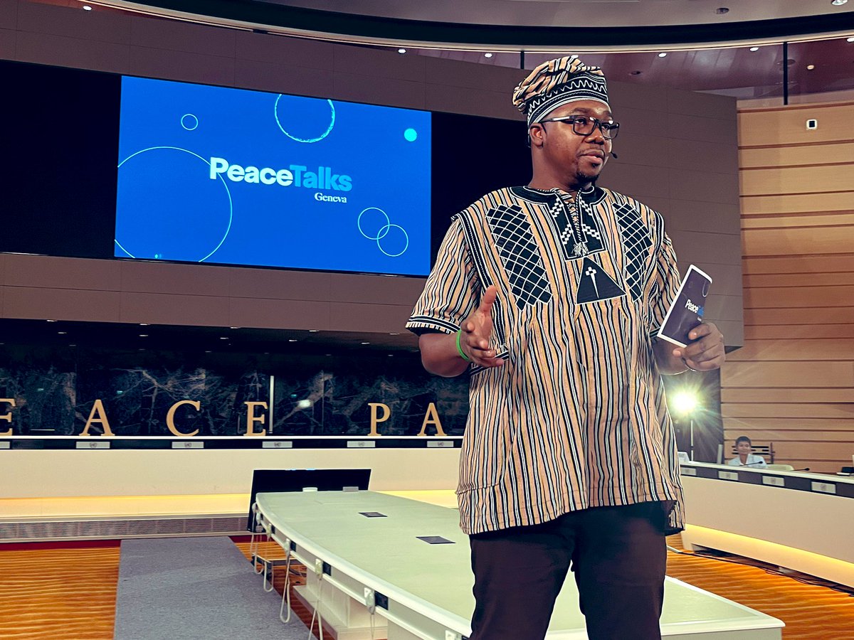 « La paix est l’affaire de tous. Les femmes et davantage les jeunes femmes sont régulièrement mise en marge des approches de développement et de consolidation de la paix, bien qu’elles constituent une majorité de la population. » <a href="/Faycal_Dev/">TRAORE Cheick</a> @InterpeaceTweet #GVAPeaceTalks