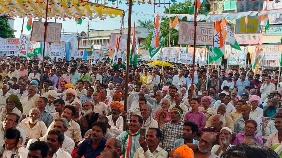 INCMP's tweet photo. पूर्व म��त्री एवं विधायक जीतू पटवारी जी के नेतृत्व में जारी जन आक्रोश यात्रा में शामगढ़ में उमड़ा जनसैलाब।

जनसैलाब बता रहा है,
अब परिवर्तन आ रहा है।

@jitupatwari https://t.co/tnrkqIj4AV
